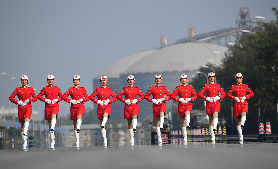 三利女兵亮相國慶閱兵