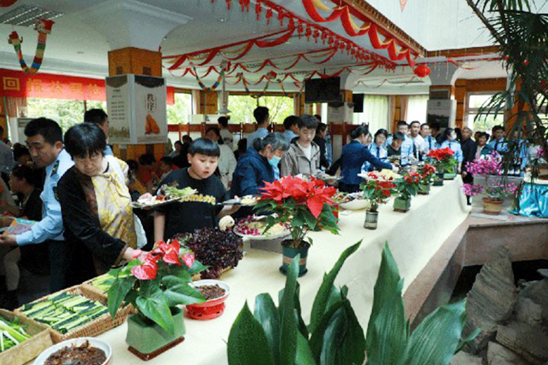 青島三利集團(tuán)隆重慶祝第二十屆家庭節(jié)