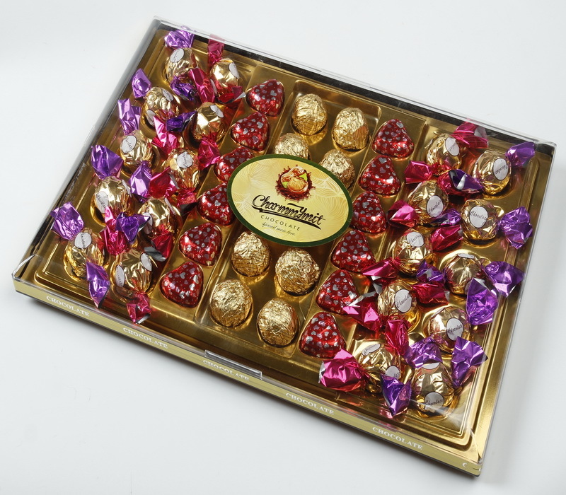 G044 50PCS Square Box Chocolate 500g