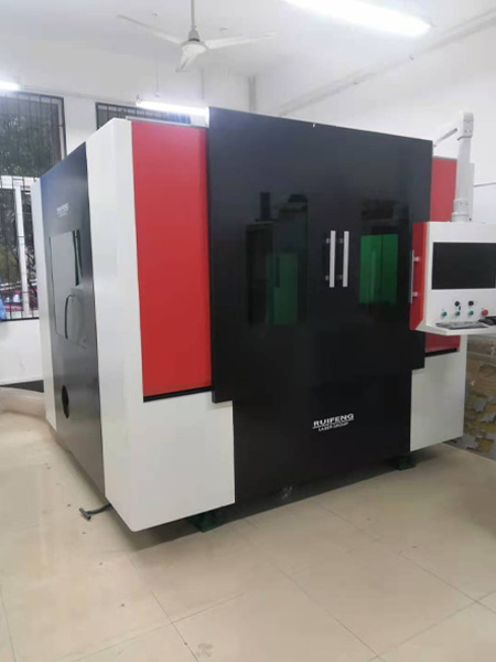 全新機型KT-1013CL平面板材光纖激光切割機床順利交付客戶(hù)
