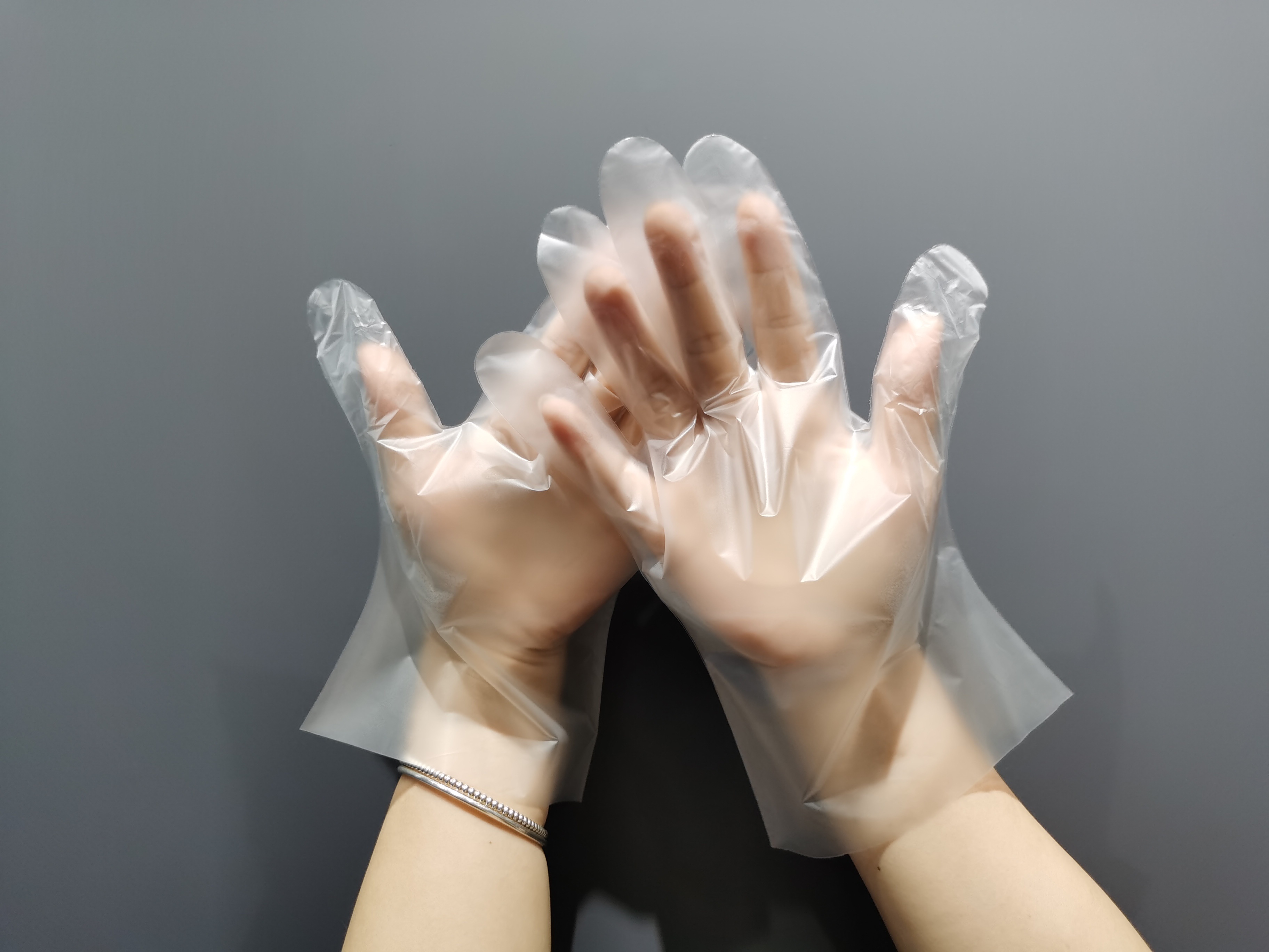 The Versatile Benefits of LDPE Plastic Gloves for Everyday Use
