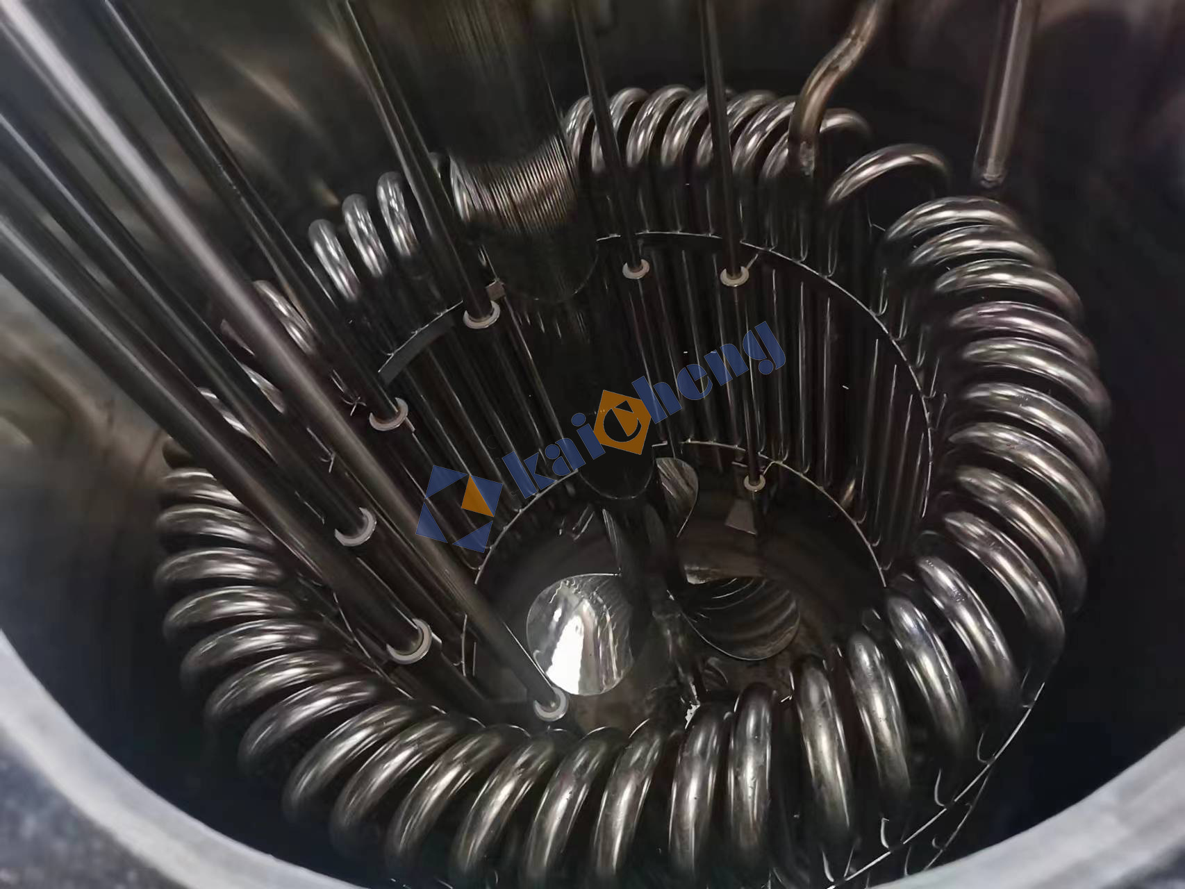 معدات إنتاج المواد الكيميائية المتفجرة