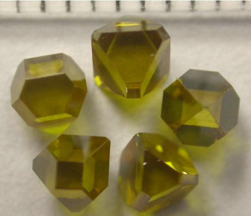 HPHT synthesis of large single crystal diamond rough