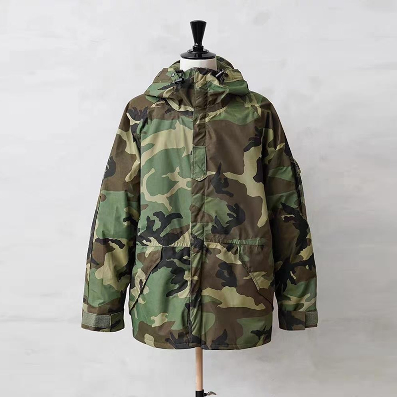 Chaquetas al aire libre del camuflaje de los hombres