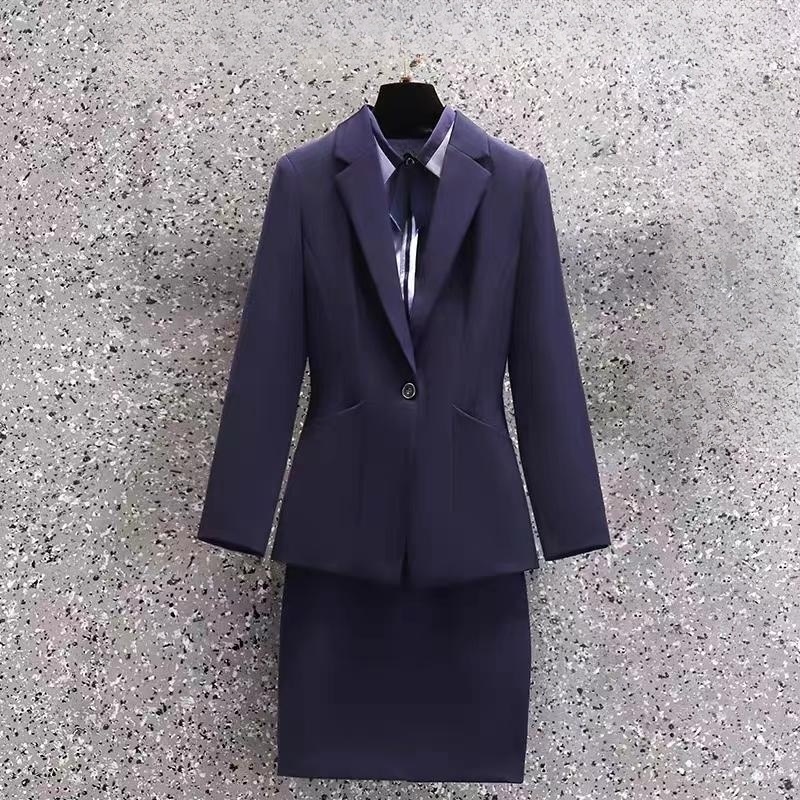 Traje a medida de cuatro piezas de manga larga con cuello a medida