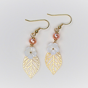Natural freshwater pearl shell, white flower, golden leaf temperament earrings