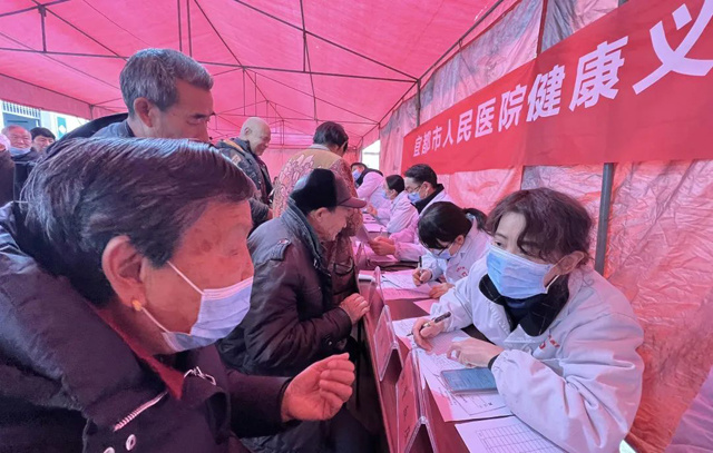 健康义诊进乡村 照片1.jpg