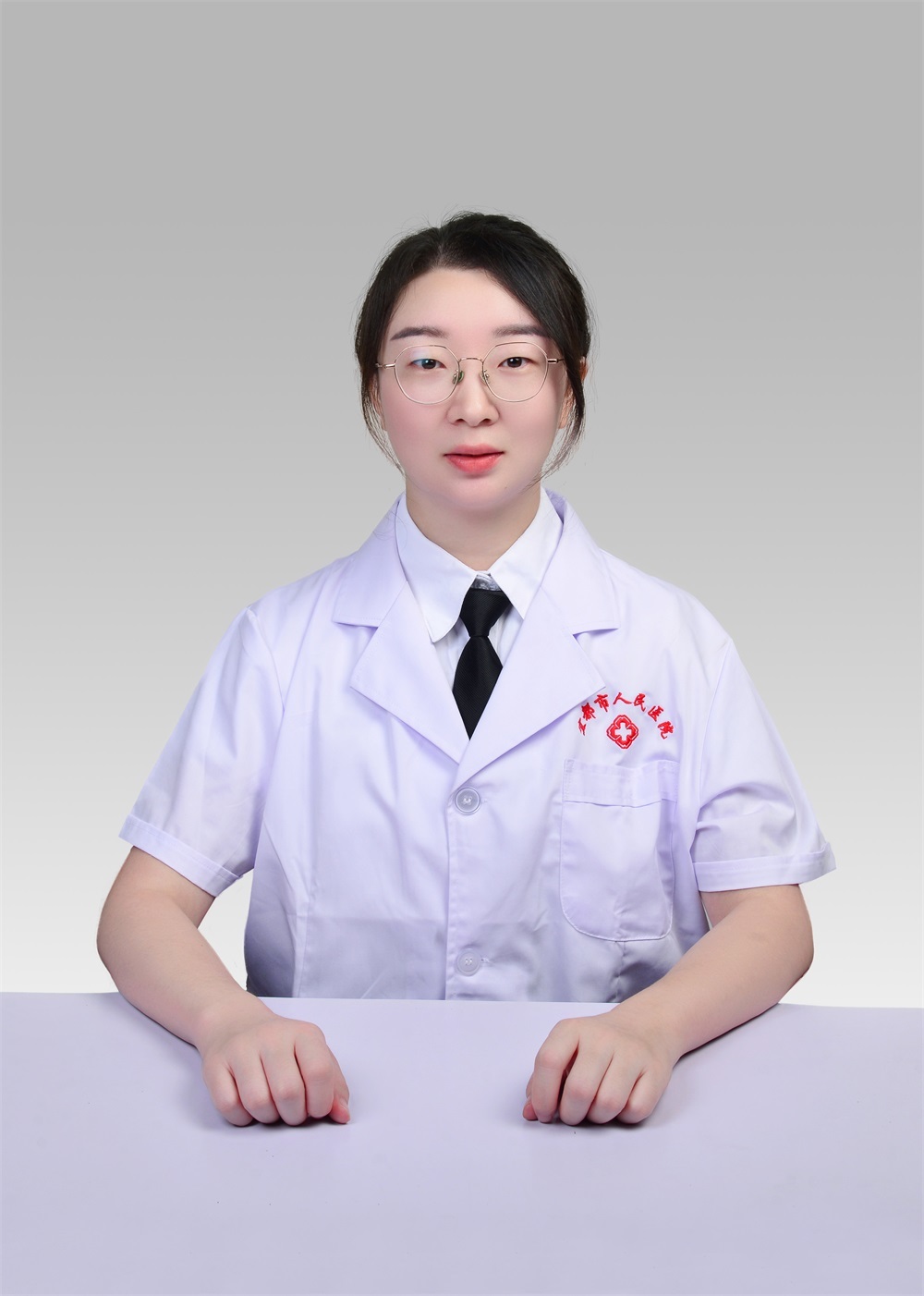 李艳妮