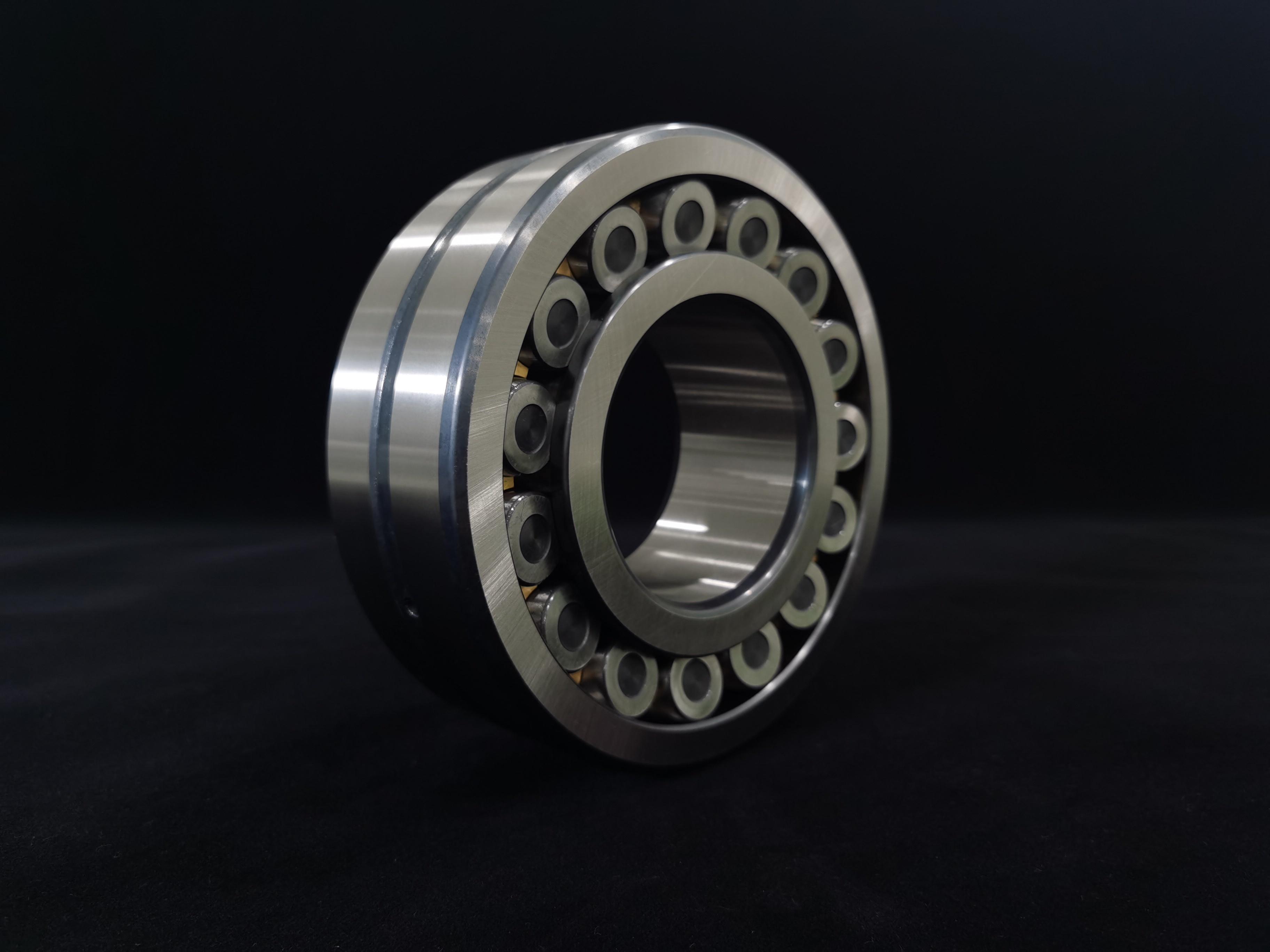 Cylindrical roller bearings