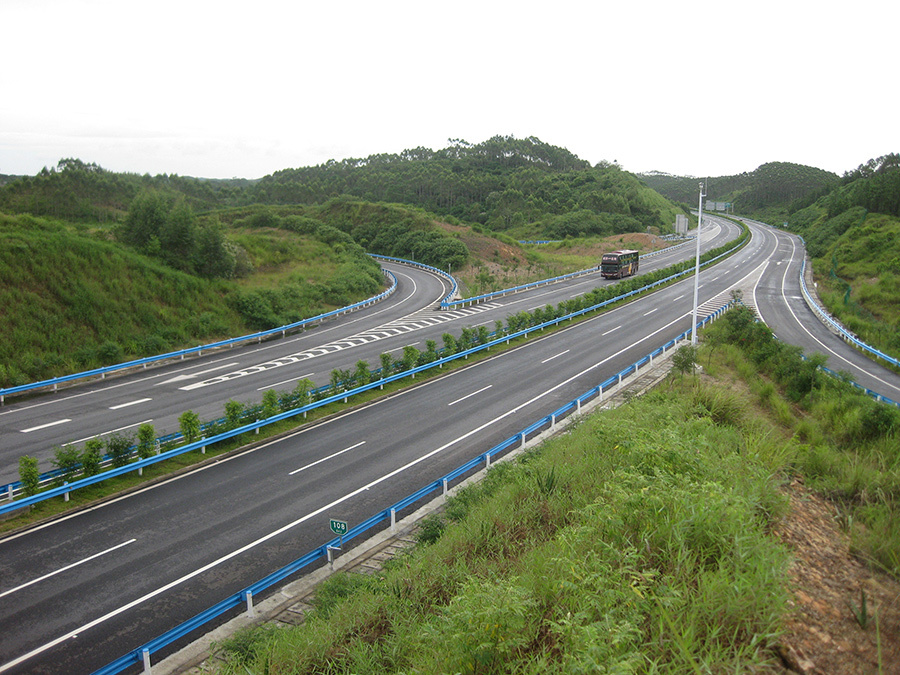 六景至钦州港高速公路