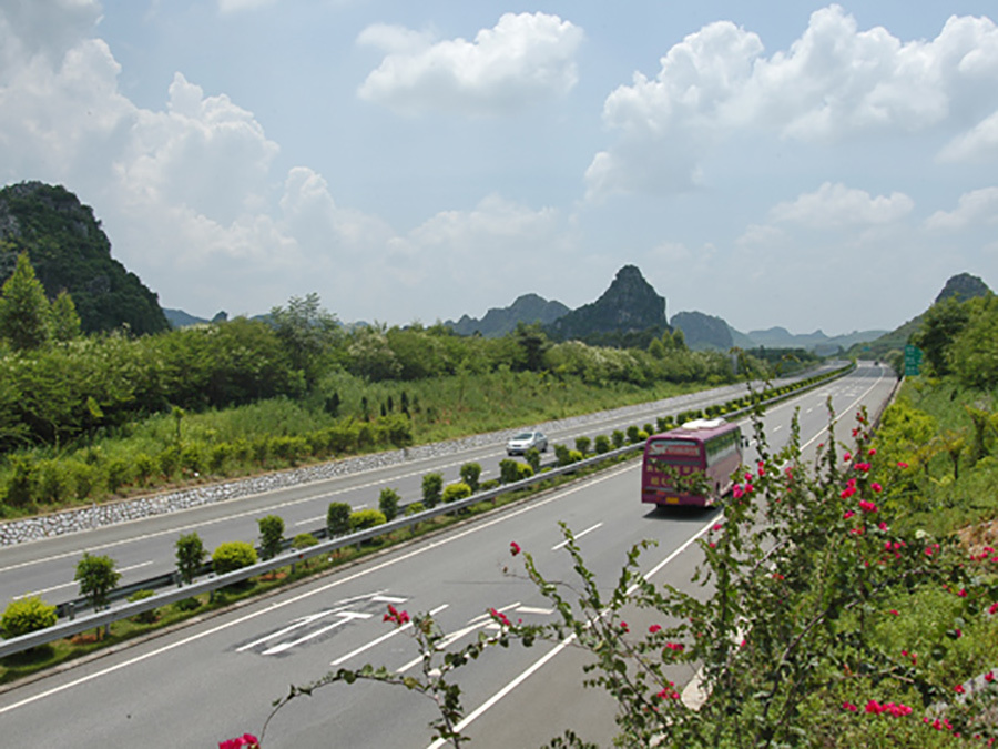 南宁至友谊关高速公路