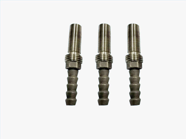 What are the methods and characteristics of precision casting?