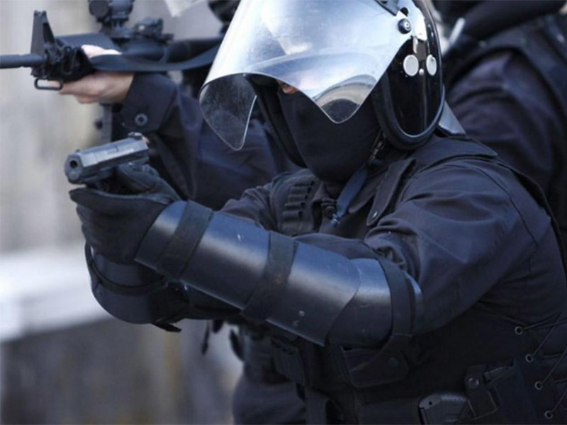 Popularize the wearing of police equipment and the classification of helmets.