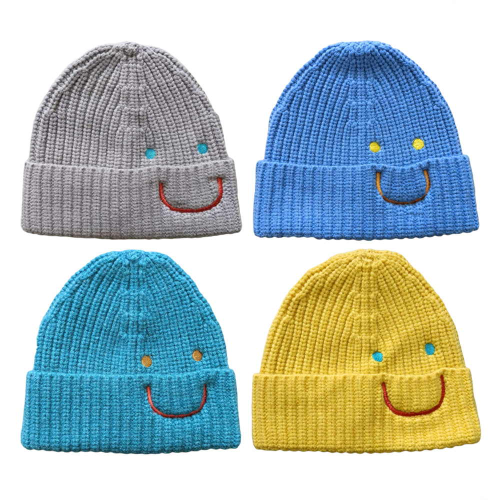 100% acrylic beanie hat suppliers with smile flat embroidery logo