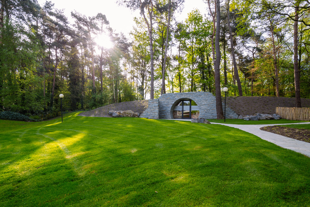 Spectacular Eclipse outdoor salt cave -Hezemeer (BE) 