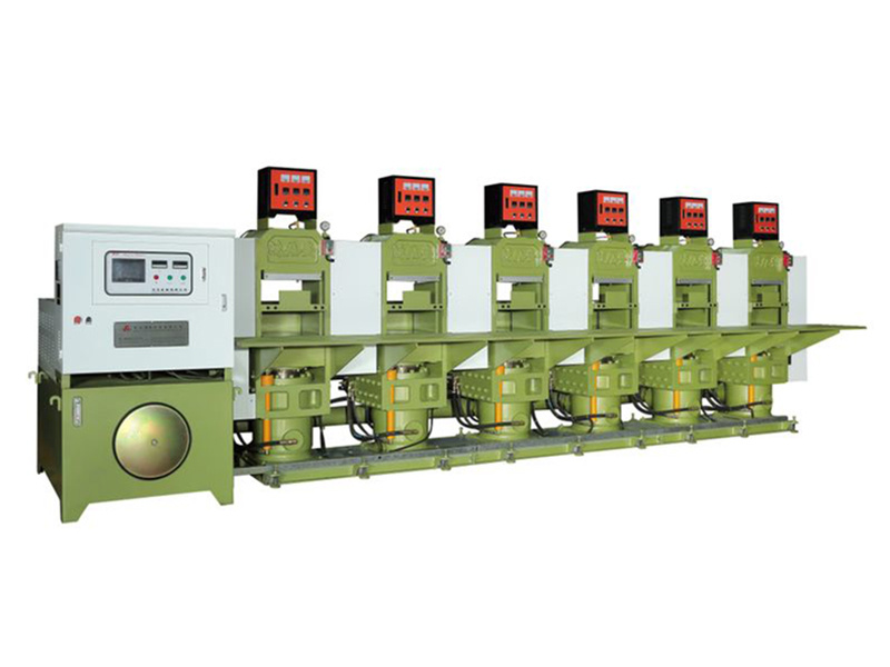 Rubber sole automatic forming machine