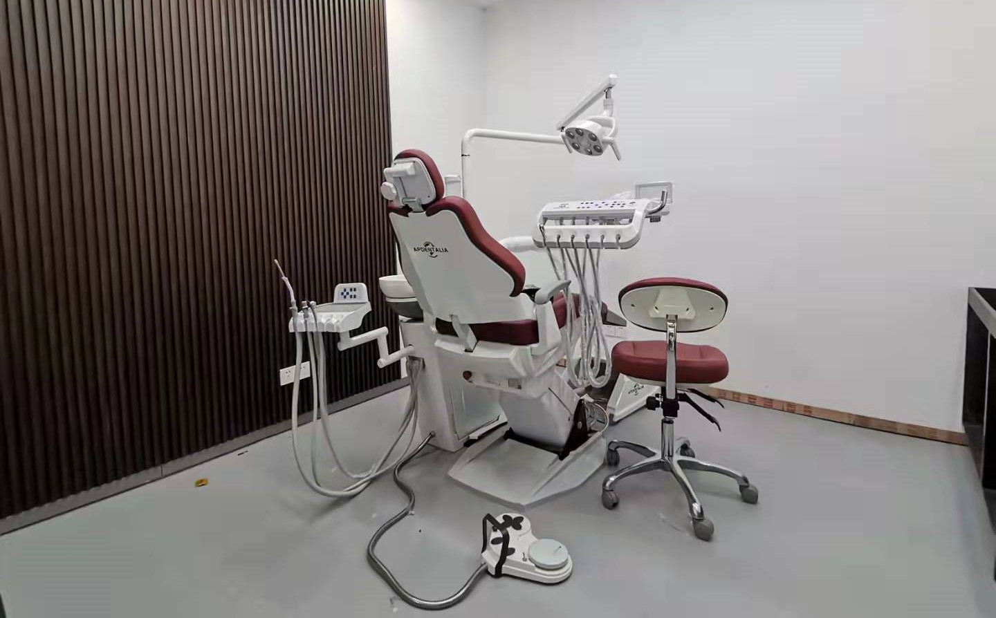 牙科综合治疗机是现代口腔医疗领域的重要设备