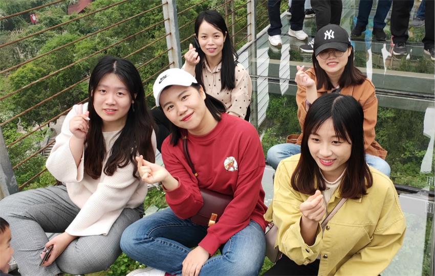 智投公司工會(huì)組織員工春游太極峽