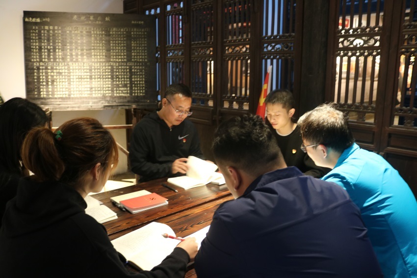 智投黨支部赴紅安開展愛國(guó)主義紅色教育活動(dòng)