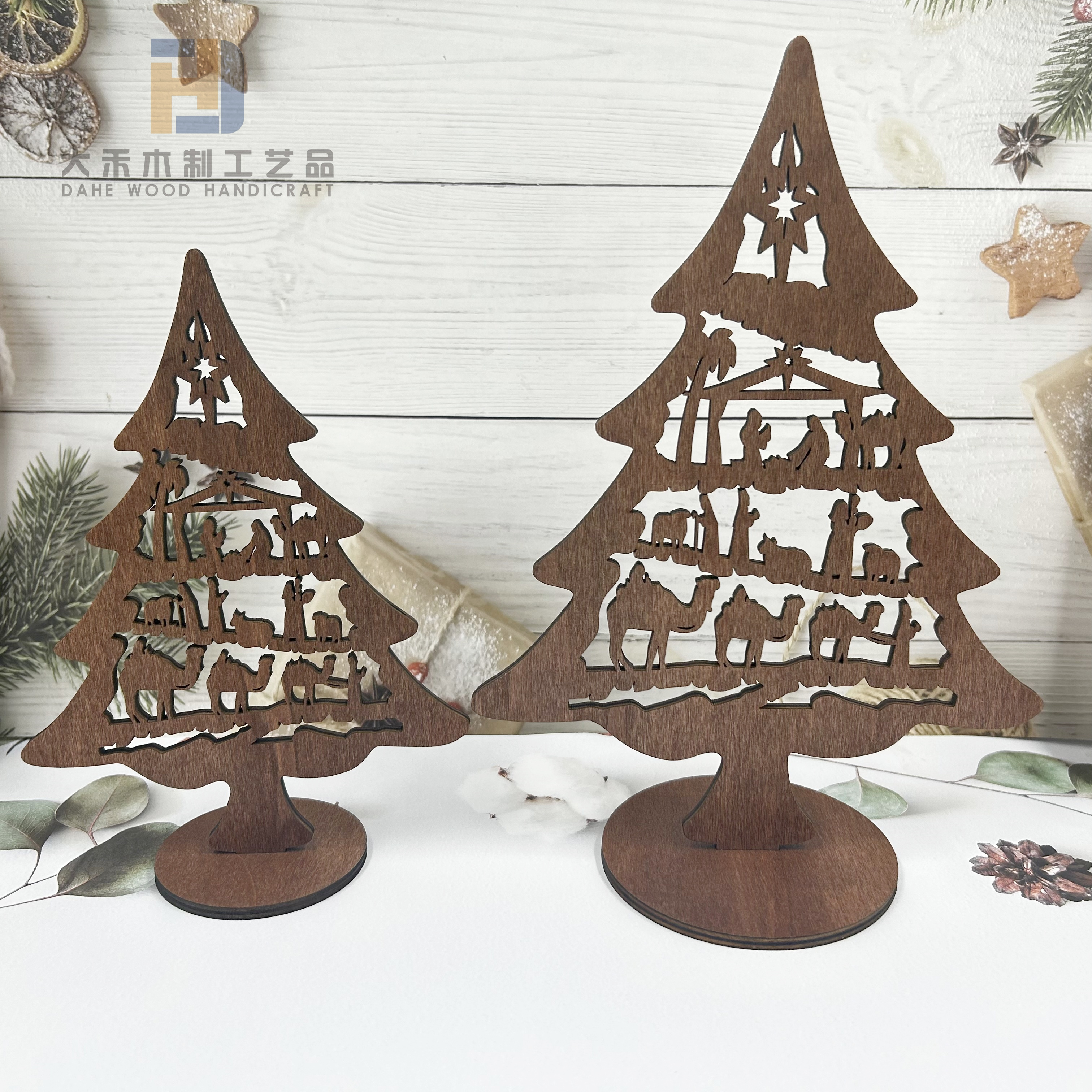 Laser-engraved wooden christmas tree