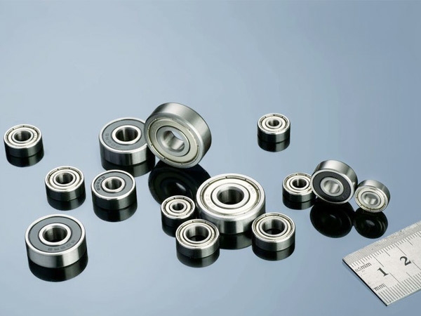 Bearing characteristics of deep groove ball bearings