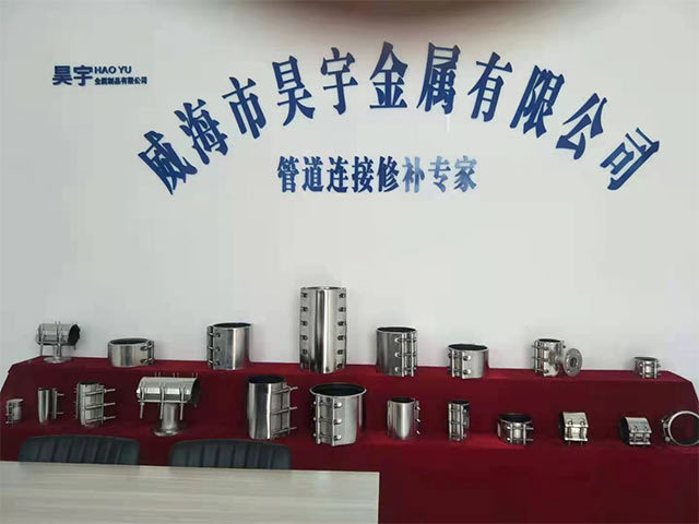 customized stainless steel pipe coupling from China manufacturer