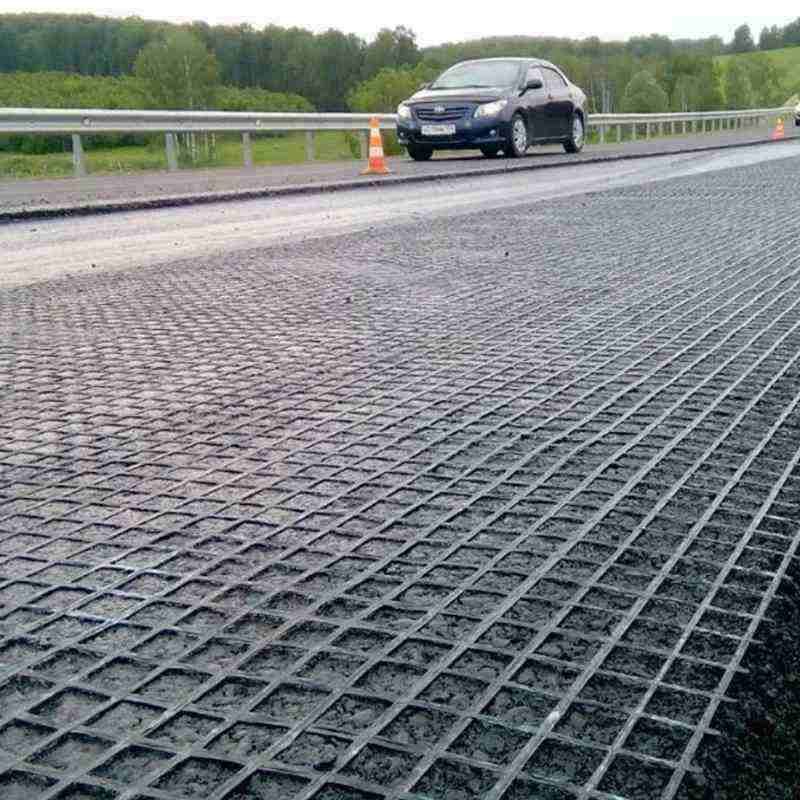 Fabricante de rejillas de geocelda de poliéster para construcción de carreteras.