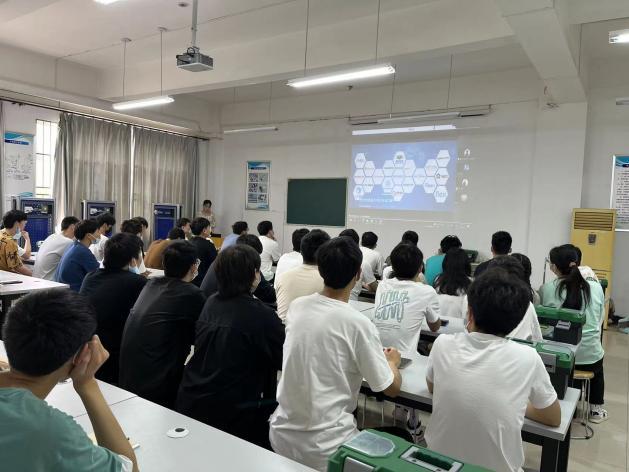 筑梦路上，“疫”起扬帆起航  武汉信息传播职业技术学院智能制造工程学院工业机器人技术专业2022年专场线上招聘会火热进行中