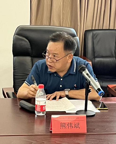提质培优行动计划工业机器人技术专业校企“双元”合作 开发规划教材建设项目中期推进会 在华中科技大学出版社召开