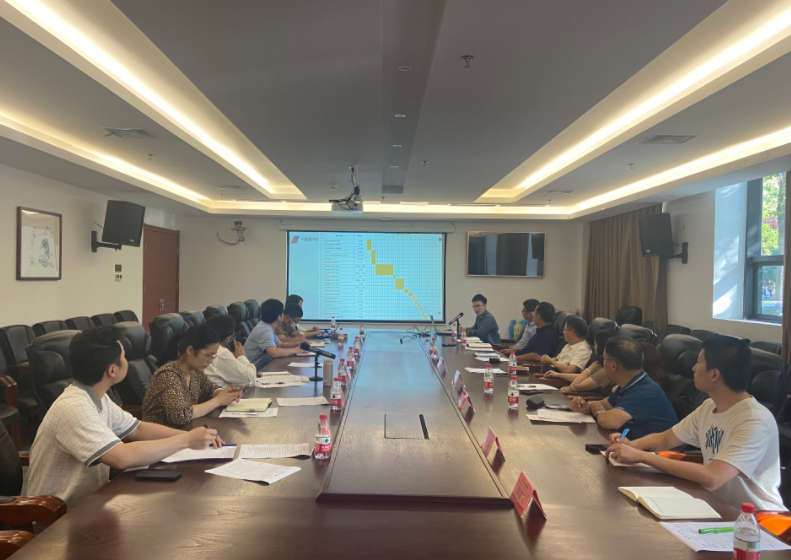 提质培优行动计划工业机器人技术专业校企“双元”合作 开发规划教材建设项目中期推进会 在华中科技大学出版社召开
