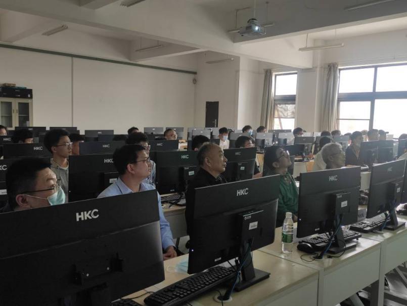 星空体育晴川学院工业机器人编程操作训练队组建启动仪式