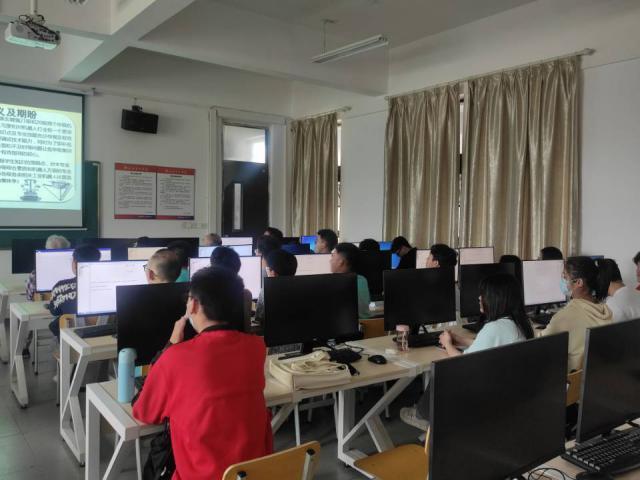 星空体育晴川学院工业机器人编程操作训练队组建启动仪式
