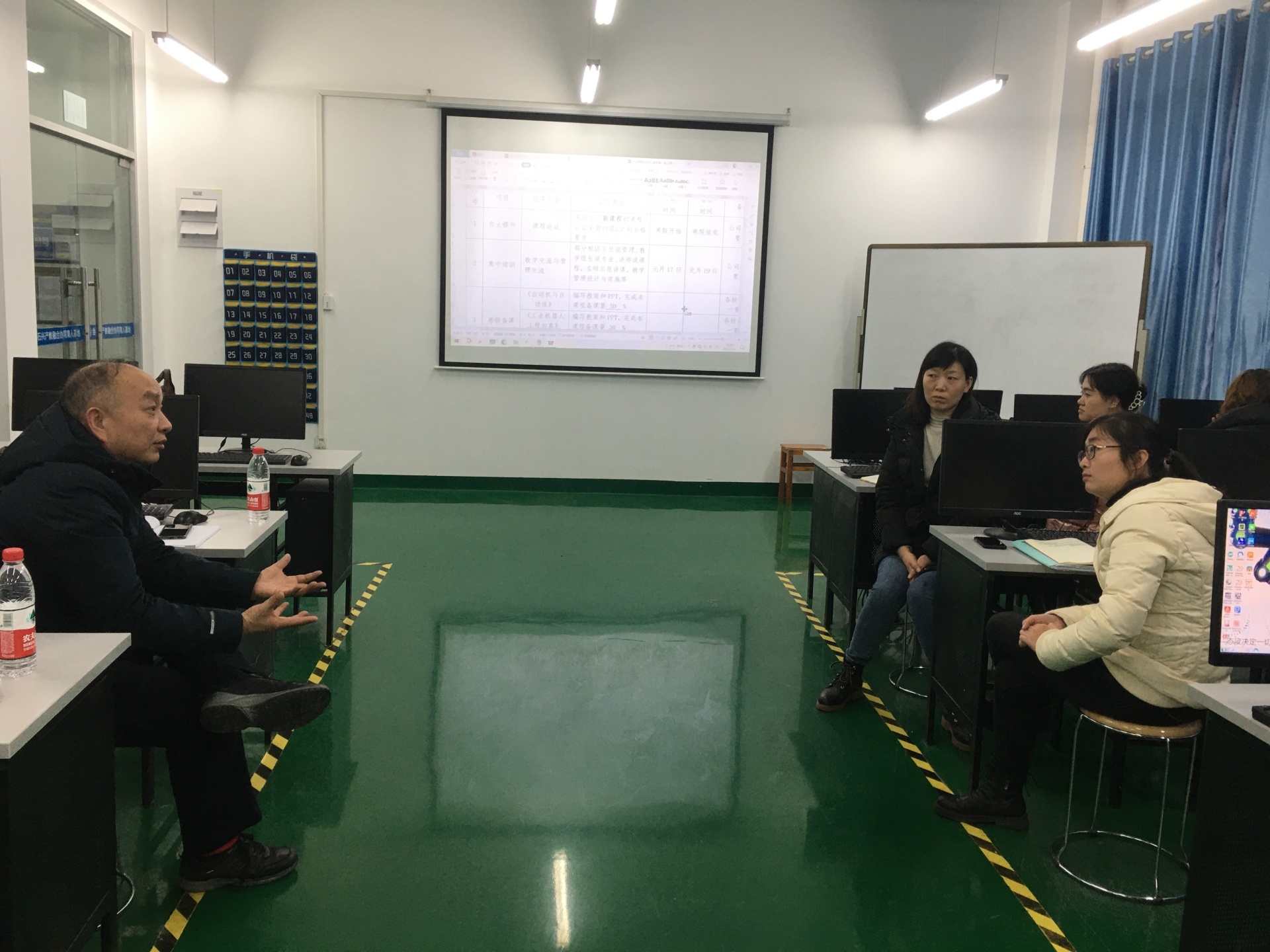 以查促教 规范管理--2021-2022-1期末教学检查圆满完成