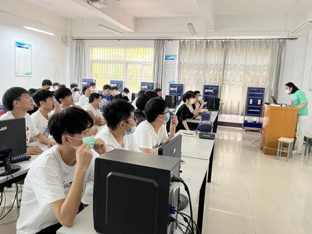 筑梦路上，“疫”起扬帆起航  武汉信息传播职业技术学院智能制造工程学院工业机器人技术专业2022年专场线上招聘会火热进行中