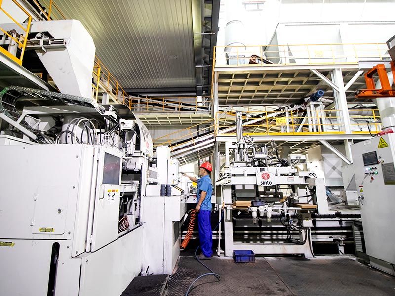 Japan Xindong automatic molding machine and auxiliary line