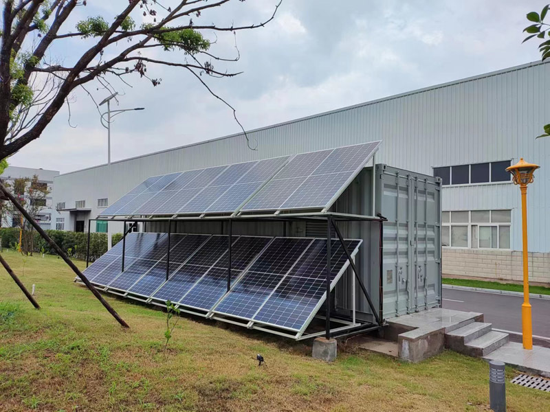 Large scale photovoltaic energy storage