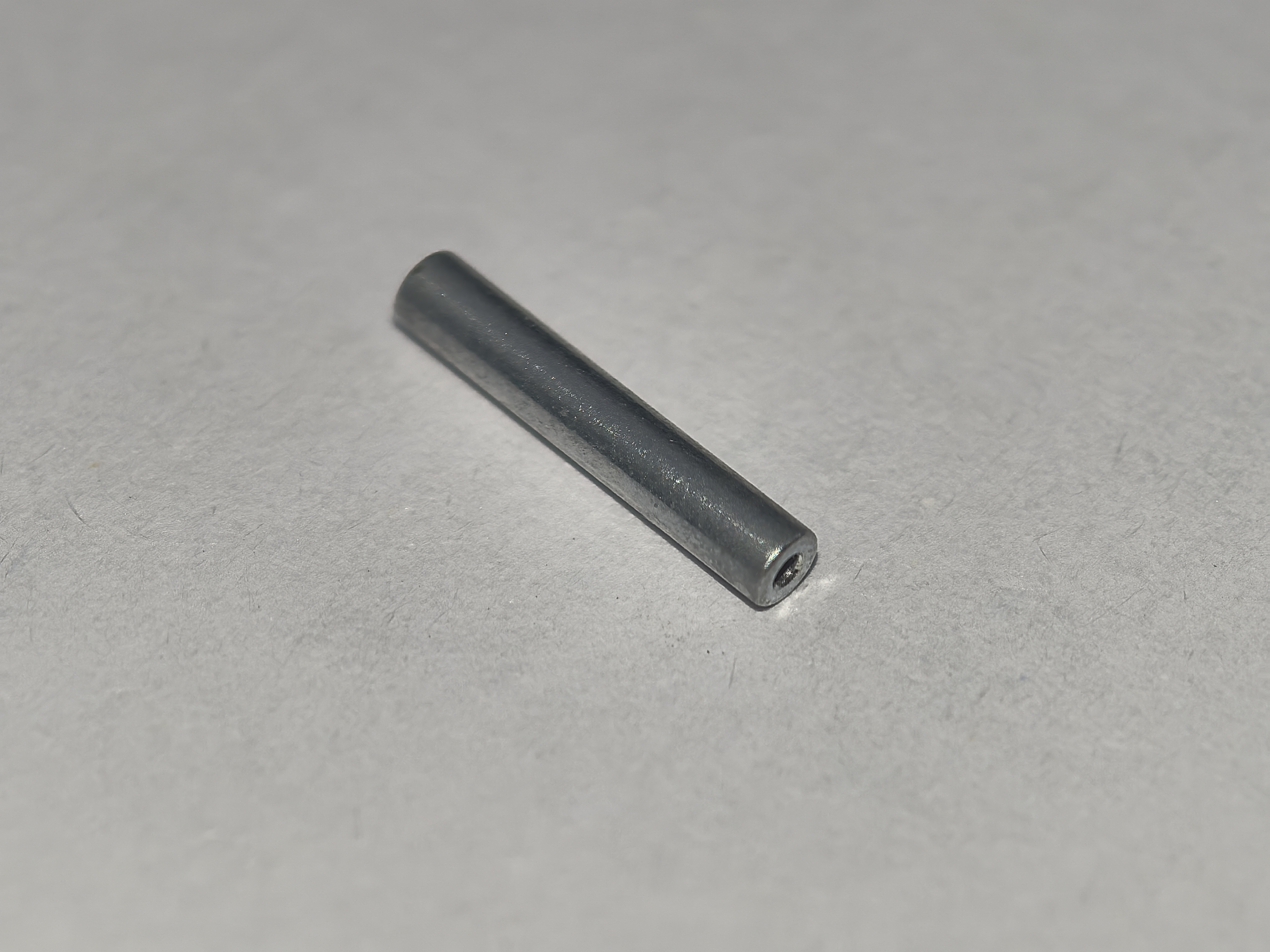 Medical-grade magnet with zinc+Paryiene