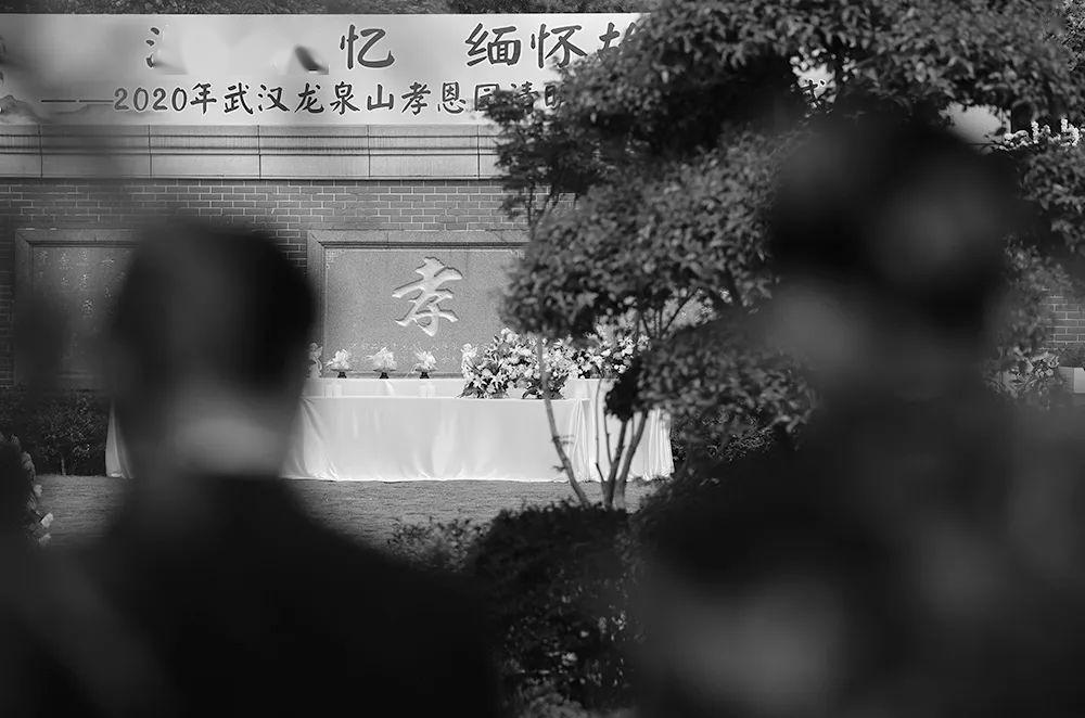 “疫”线报道致敬烈士,哀悼逝者
