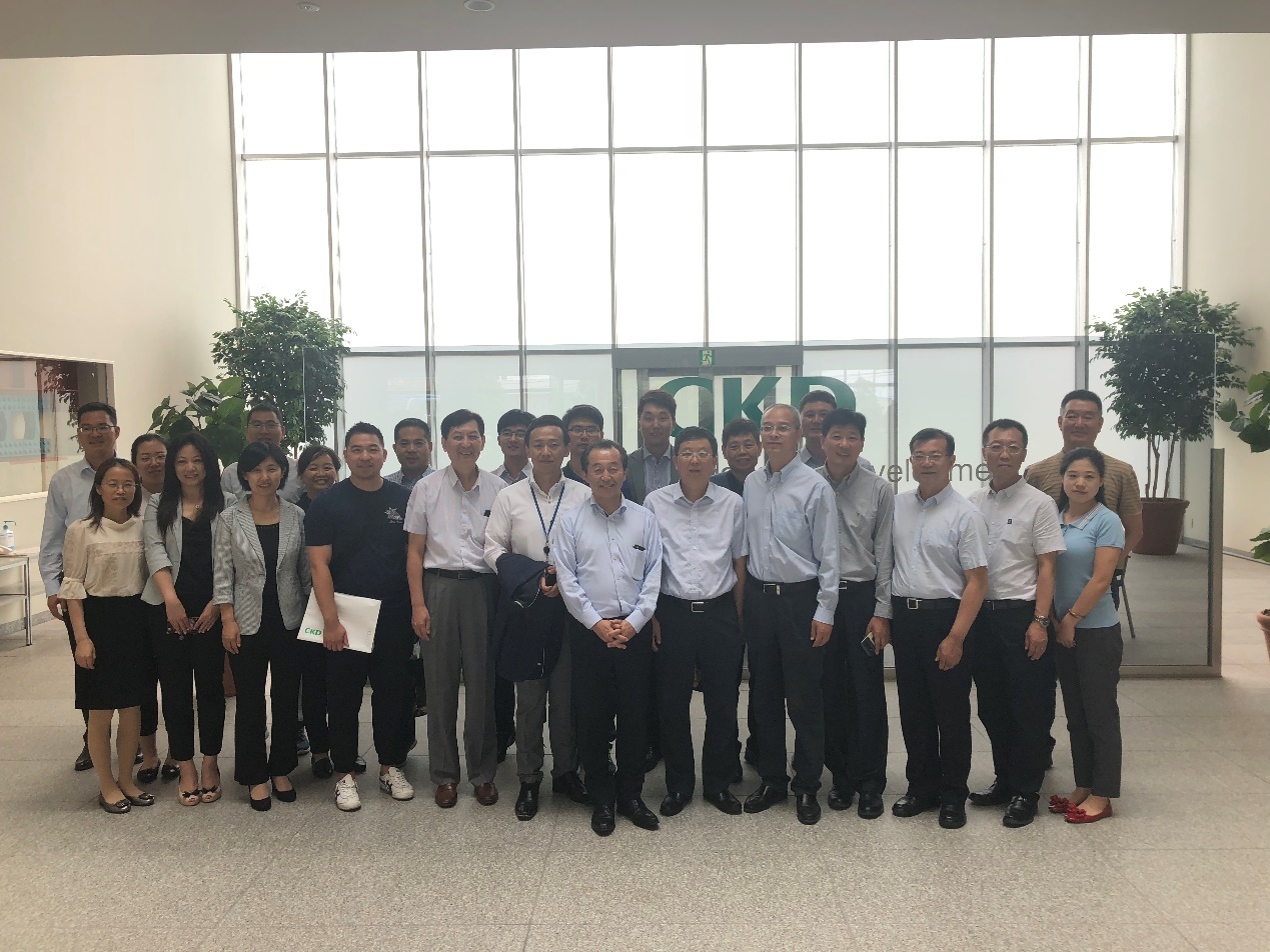 The Secretariat of China Pharmaceutical Packaging Association visited CKD Co., Ltd. and Sino-foreign Pharmaceutical Co., Ltd. with its member units.