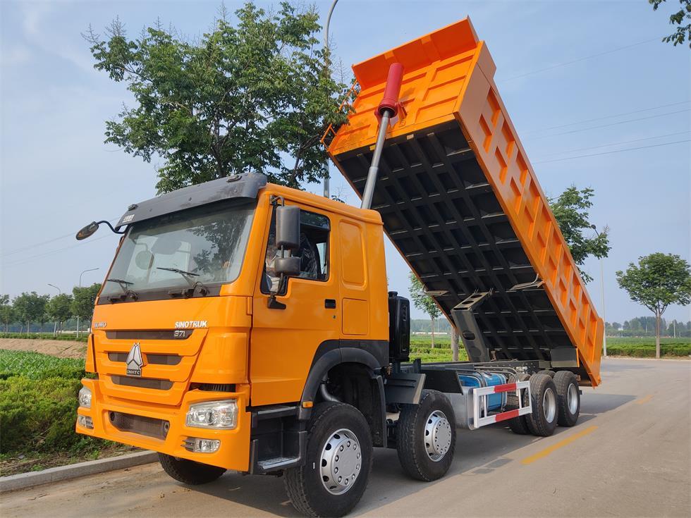 HOWO-7 8X4 371 Dumper Euro III