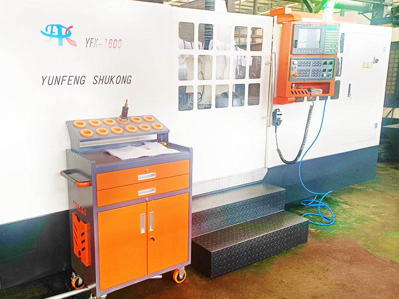 活絡模具花紋四軸精雕機