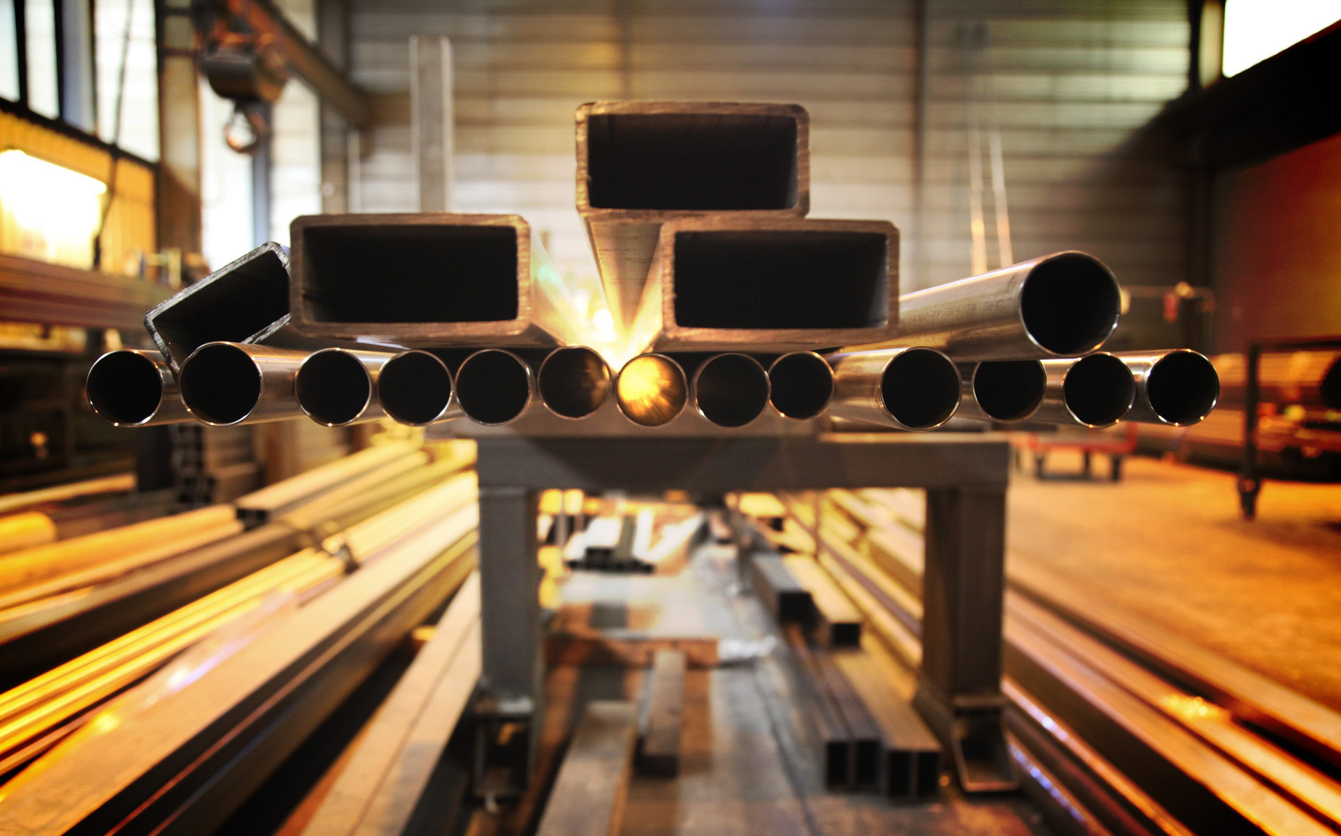 Analysis and solution for twisting and bending of aluminum profiles