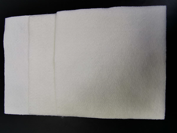 How HDPE Smooth Geomembrane Mitigates Water Contamination Risks: Protecting Our Water Resources