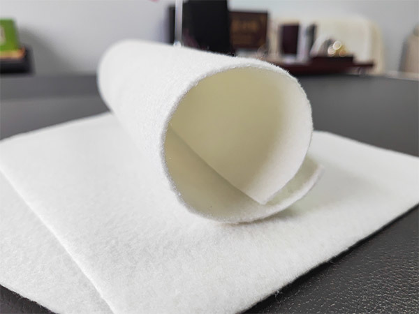 Anti-seepage geotextile