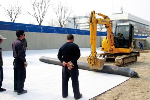 Bentonite waterproofing blanket construction method