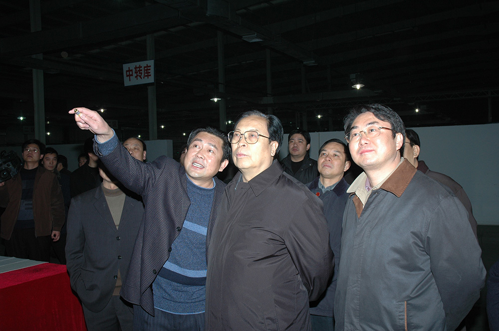 Xu Guangchun, then secretary of the Henan Provincial Party Committee, conducted research in our company.