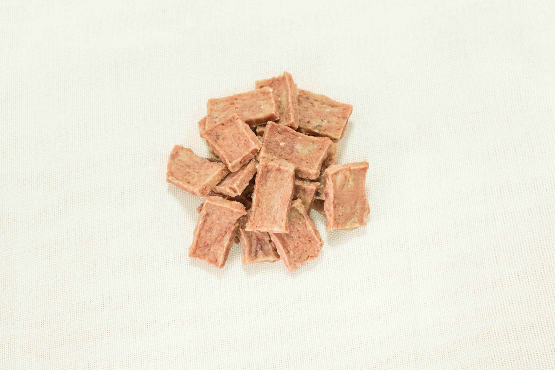 三文鱼雪花肉切块