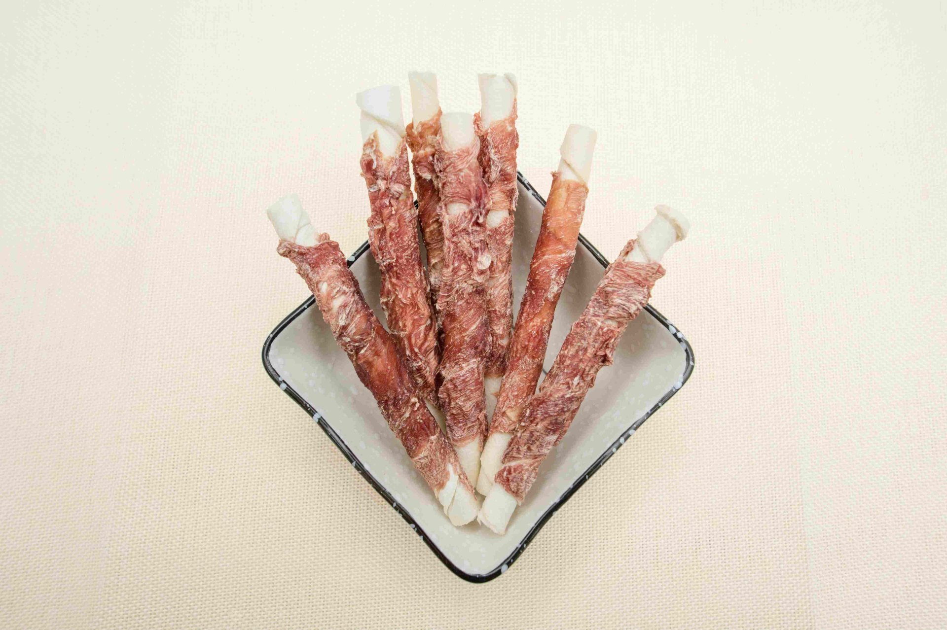 鸭肉缠漂白牛皮棒