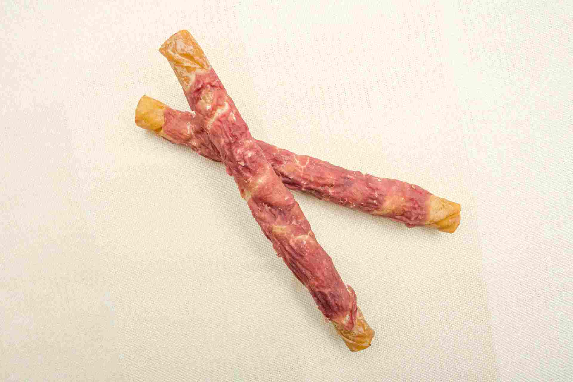 鸭肉缠烟薰牛皮棒
