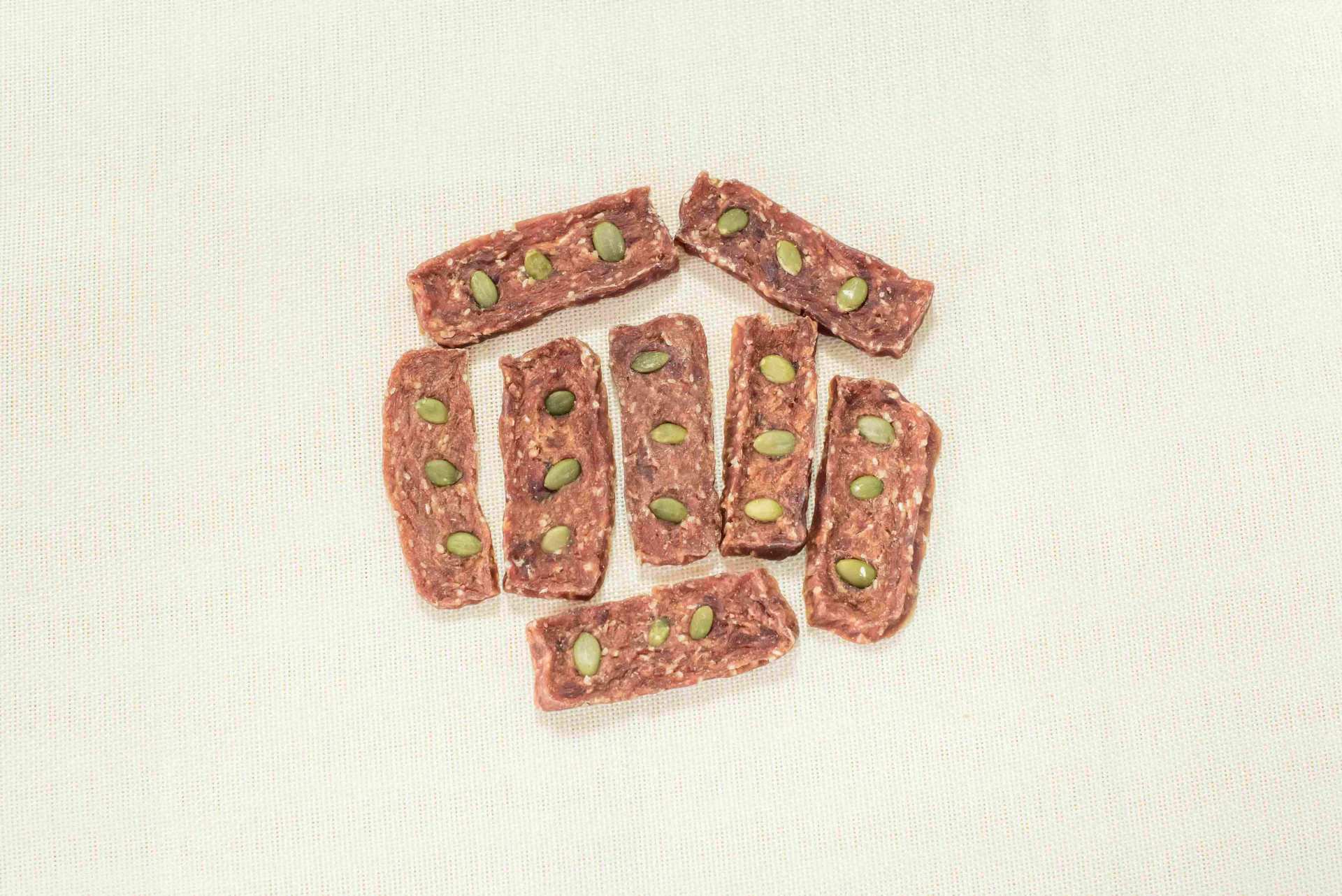 南瓜子芝麻鸭肉片